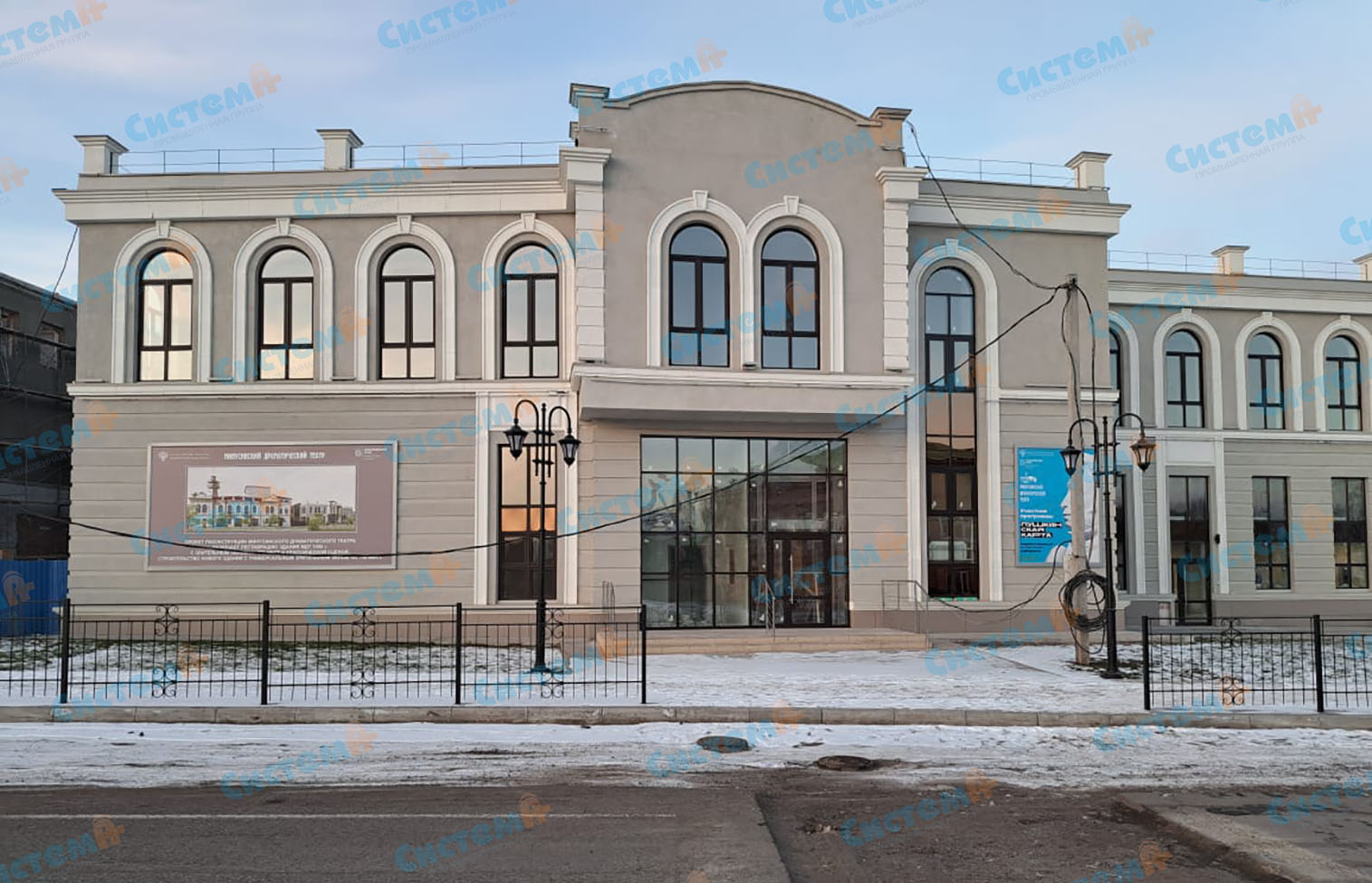 Фасадное обрамление для здания театра Фасадное обрамление для здания театра